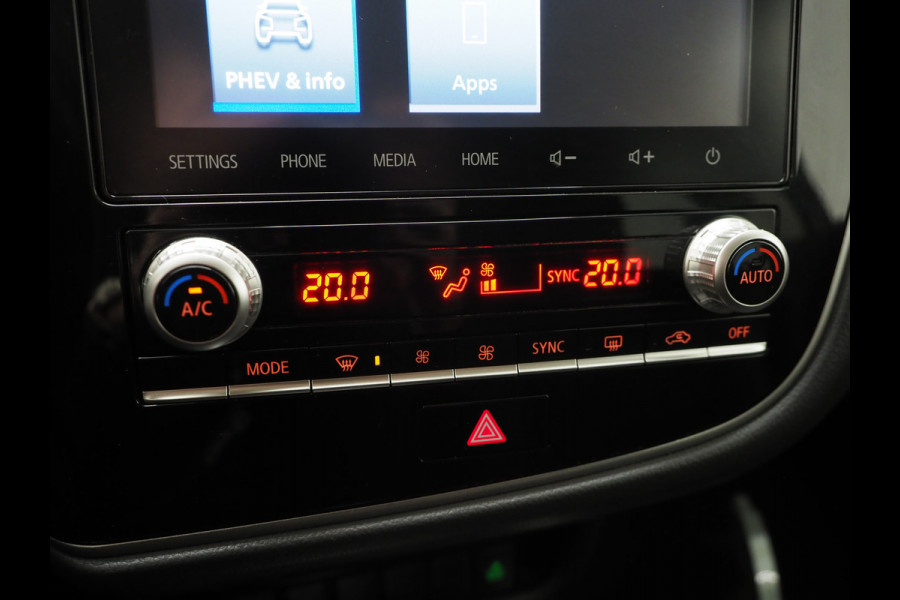 Mitsubishi Outlander 2.4 PHEV Intense | Camera | Keyless | Power Sound | Trekhaak | Stoelverwarming | Carplay