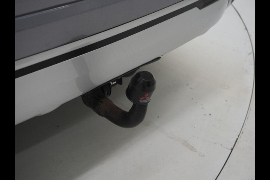 Mitsubishi Outlander 2.4 PHEV Intense | Camera | Keyless | Power Sound | Trekhaak | Stoelverwarming | Carplay