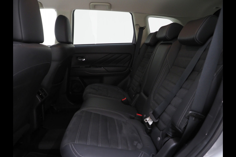 Mitsubishi Outlander 2.4 PHEV Intense | Camera | Keyless | Power Sound | Trekhaak | Stoelverwarming | Carplay