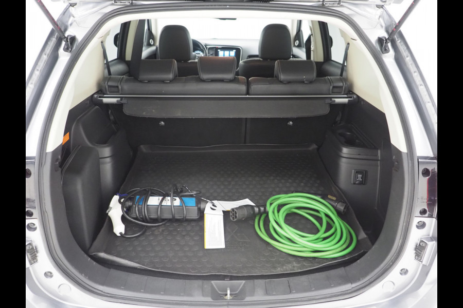 Mitsubishi Outlander 2.4 PHEV Intense | Camera | Keyless | Power Sound | Trekhaak | Stoelverwarming | Carplay