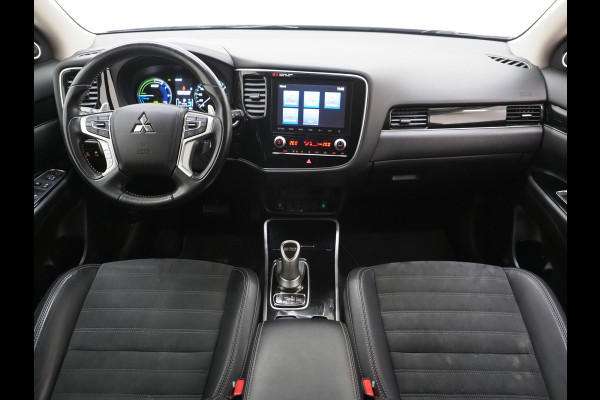 Mitsubishi Outlander 2.4 PHEV Intense | Camera | Keyless | Power Sound | Trekhaak | Stoelverwarming | Carplay