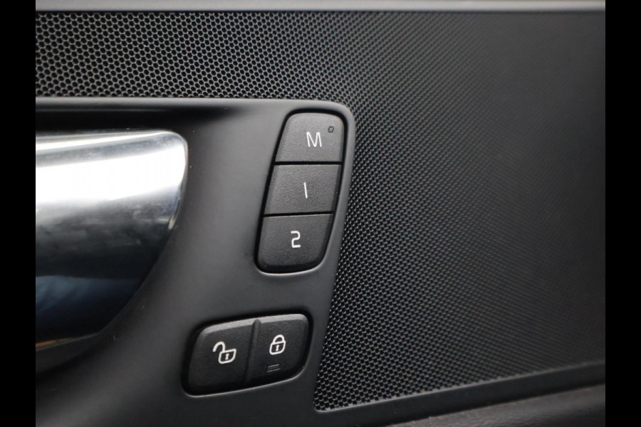 Volvo XC60 2.0 D4 AWD INSCRIPTION + WEGKL. TREKHAAK | LEDER | PANORAMA | 19 INCH | CAMERA | MEMORY