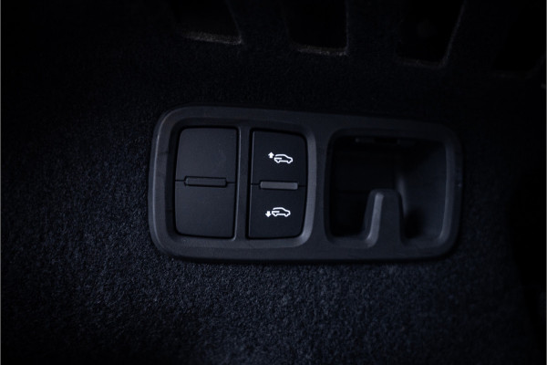 Audi RSQ8 4.0 TFSI quattro - Panorama l Keramisch l Stoelkoeling l 360 Camera | Memory