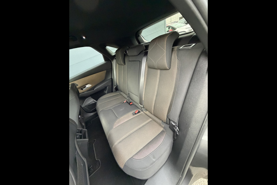 DS Ds 7 Crossback 300pk 4x4 Executive (Trekhaak - Elektrische klep - Camera - Adaptieve Cruise Controle - Keyless Entry - DS LED - Navigatie)