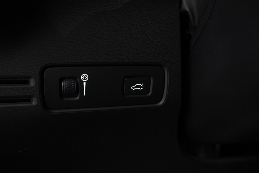 Volvo XC40 2.0 D3 Inscription Stoelverw. Navigatie, Climate,