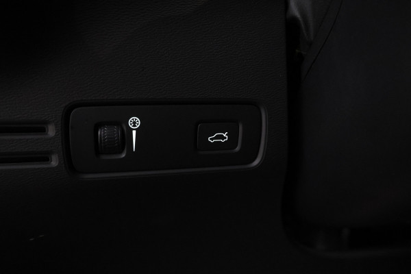 Volvo XC40 2.0 D3 Inscription Stoelverw. Navigatie, Climate,