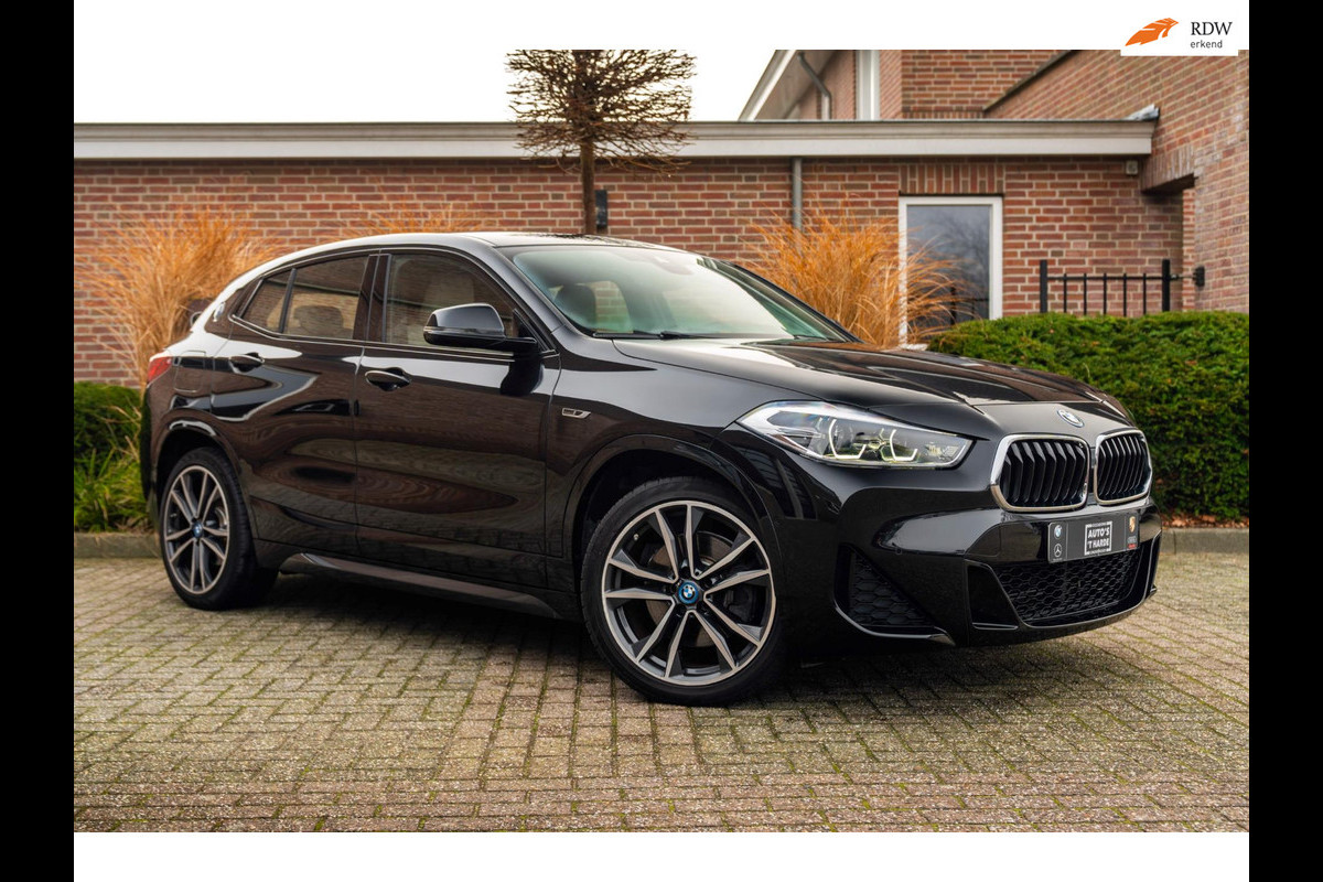 BMW X2 XDrive25e Executive M-Sport 220 PK Dealer o.h Head-Up Camera Leder LED 19''