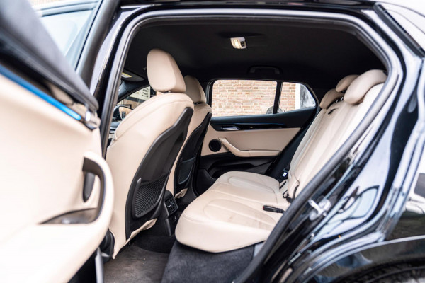 BMW X2 XDrive25e Executive M-Sport 220 PK Dealer o.h Head-Up Camera Leder LED 19''