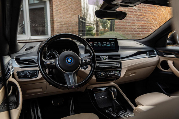 BMW X2 XDrive25e Executive M-Sport 220 PK Dealer o.h Head-Up Camera Leder LED 19''