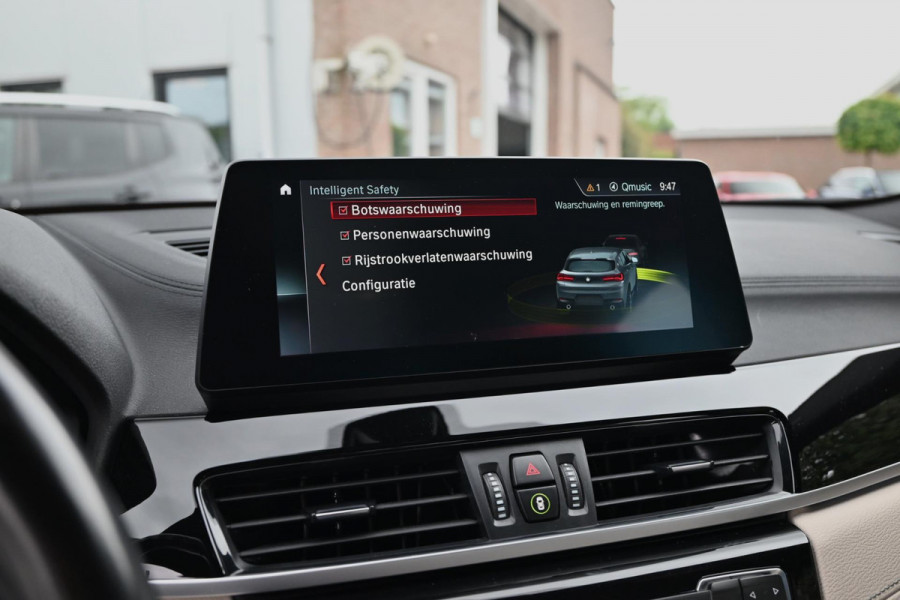 BMW X2 XDrive25e Executive M-Sport 220 PK Dealer o.h Head-Up Camera Leder LED 19''