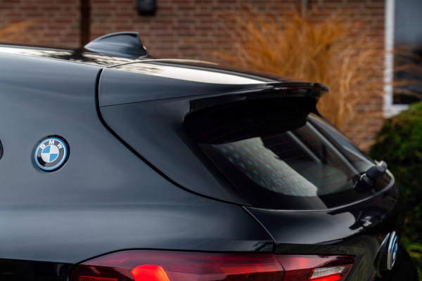 BMW X2 XDrive25e Executive M-Sport 220 PK Dealer o.h Head-Up Camera Leder LED 19''