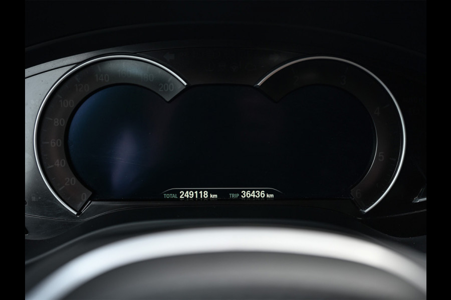 BMW X3 xDrive30d High Executive · M-Sport Pro · Comfort access · Head-up · Adaptive cruise · Stuurverwarming · Stoelverwarming · Bmw la