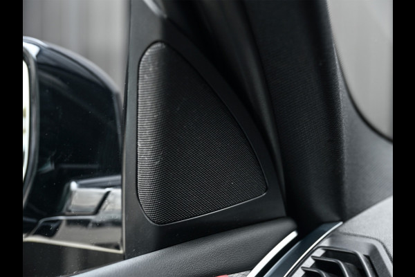 BMW X3 xDrive30d High Executive · M-Sport Pro · Comfort access · Head-up · Adaptive cruise · Stuurverwarming · Stoelverwarming · Bmw la