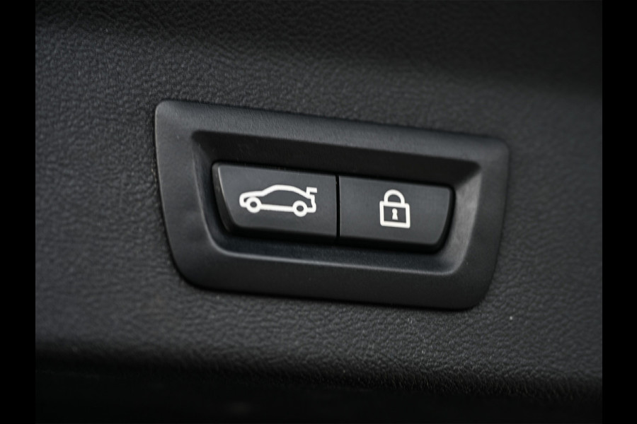 BMW X3 xDrive30d High Executive · M-Sport Pro · Comfort access · Head-up · Adaptive cruise · Stuurverwarming · Stoelverwarming · Bmw la