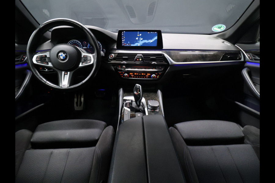 BMW 5 Serie 530e iPerformance High Executive M Sport [ADAPTIVE CRUISE CONTROL, APPLE CARPLAY, HUD, PDC V+A, STUURVERWARMING, STOELVERWARMING, ELEKTRISCHE ACHTERKLEP, NIEUWSTAAT]