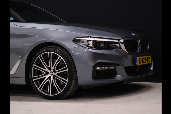 BMW 5 Serie 530e iPerformance High Executive M Sport [ADAPTIVE CRUISE CONTROL, APPLE CARPLAY, HUD, PDC V+A, STUURVERWARMING, STOELVERWARMING, ELEKTRISCHE ACHTERKLEP, NIEUWSTAAT]