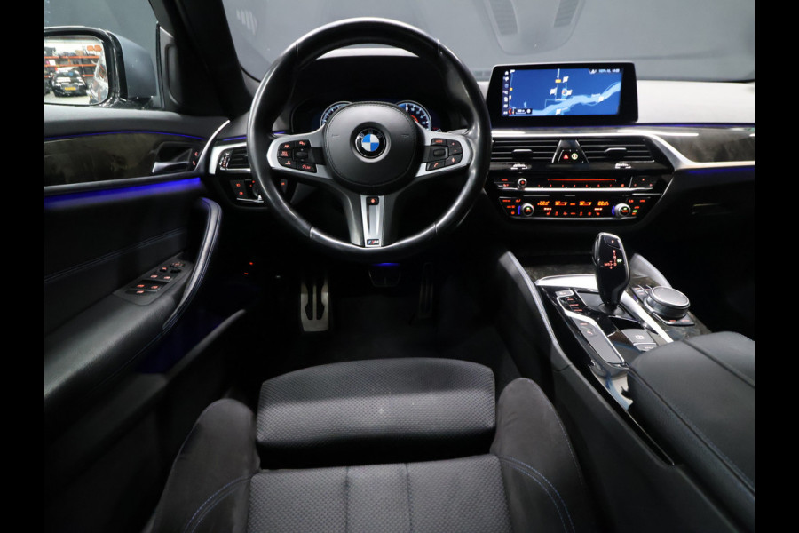 BMW 5 Serie 530e iPerformance High Executive M Sport [ADAPTIVE CRUISE CONTROL, APPLE CARPLAY, HUD, PDC V+A, STUURVERWARMING, STOELVERWARMING, ELEKTRISCHE ACHTERKLEP, NIEUWSTAAT]