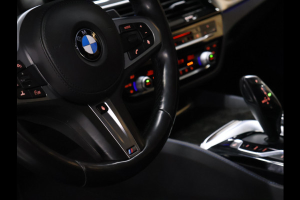 BMW 5 Serie 530e iPerformance High Executive M Sport [ADAPTIVE CRUISE CONTROL, APPLE CARPLAY, HUD, PDC V+A, STUURVERWARMING, STOELVERWARMING, ELEKTRISCHE ACHTERKLEP, NIEUWSTAAT]