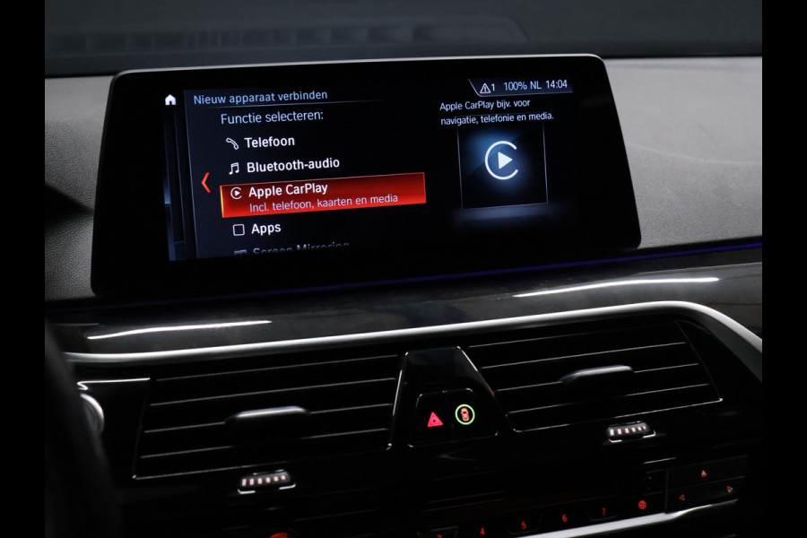 BMW 5 Serie 530e iPerformance High Executive M Sport [ADAPTIVE CRUISE CONTROL, APPLE CARPLAY, HUD, PDC V+A, STUURVERWARMING, STOELVERWARMING, ELEKTRISCHE ACHTERKLEP, NIEUWSTAAT]