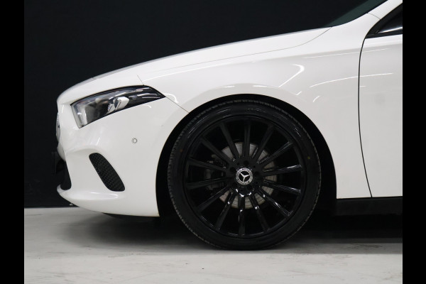 Mercedes-Benz A-Klasse 160 Business Solution [CRUISE CONTROL, APPLE CARPLAY, ACHTERUITRIJCAMERA, PDC V+A, LANE ASSIST, STOELVERWARMING, AUTOMATISCHE AIRCO, LICHTMETALEN VELGEN, NIEUWSTAAT]