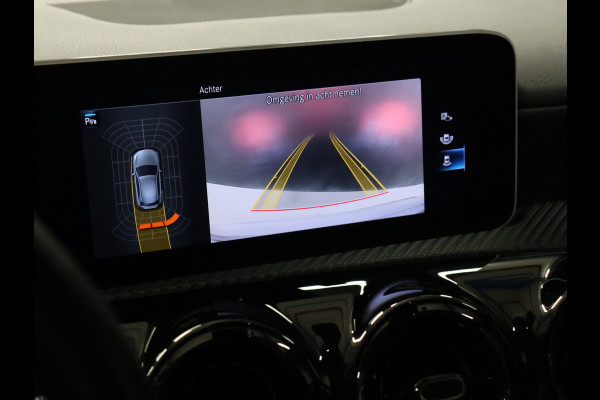 Mercedes-Benz A-Klasse 160 Business Solution [CRUISE CONTROL, APPLE CARPLAY, ACHTERUITRIJCAMERA, PDC V+A, LANE ASSIST, STOELVERWARMING, AUTOMATISCHE AIRCO, LICHTMETALEN VELGEN, NIEUWSTAAT]
