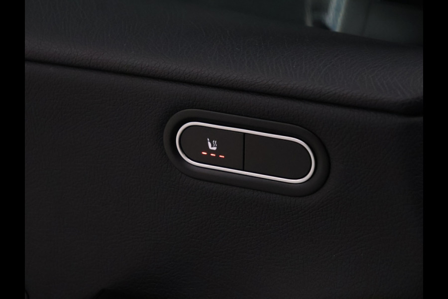 Mercedes-Benz A-Klasse 160 Business Solution [CRUISE CONTROL, APPLE CARPLAY, ACHTERUITRIJCAMERA, PDC V+A, LANE ASSIST, STOELVERWARMING, AUTOMATISCHE AIRCO, LICHTMETALEN VELGEN, NIEUWSTAAT]