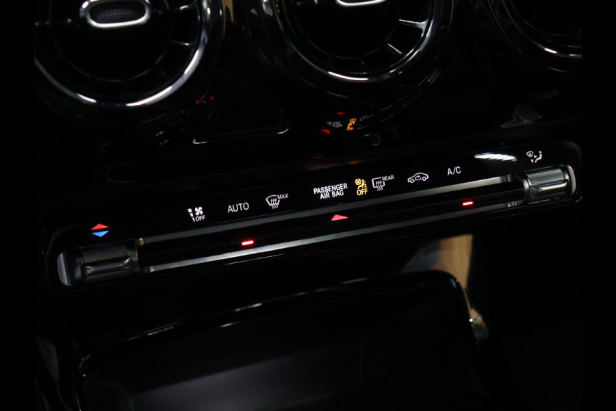 Mercedes-Benz A-Klasse 160 Business Solution [CRUISE CONTROL, APPLE CARPLAY, ACHTERUITRIJCAMERA, PDC V+A, LANE ASSIST, STOELVERWARMING, AUTOMATISCHE AIRCO, LICHTMETALEN VELGEN, NIEUWSTAAT]