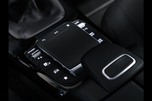 Mercedes-Benz A-Klasse 160 Business Solution [CRUISE CONTROL, APPLE CARPLAY, ACHTERUITRIJCAMERA, PDC V+A, LANE ASSIST, STOELVERWARMING, AUTOMATISCHE AIRCO, LICHTMETALEN VELGEN, NIEUWSTAAT]