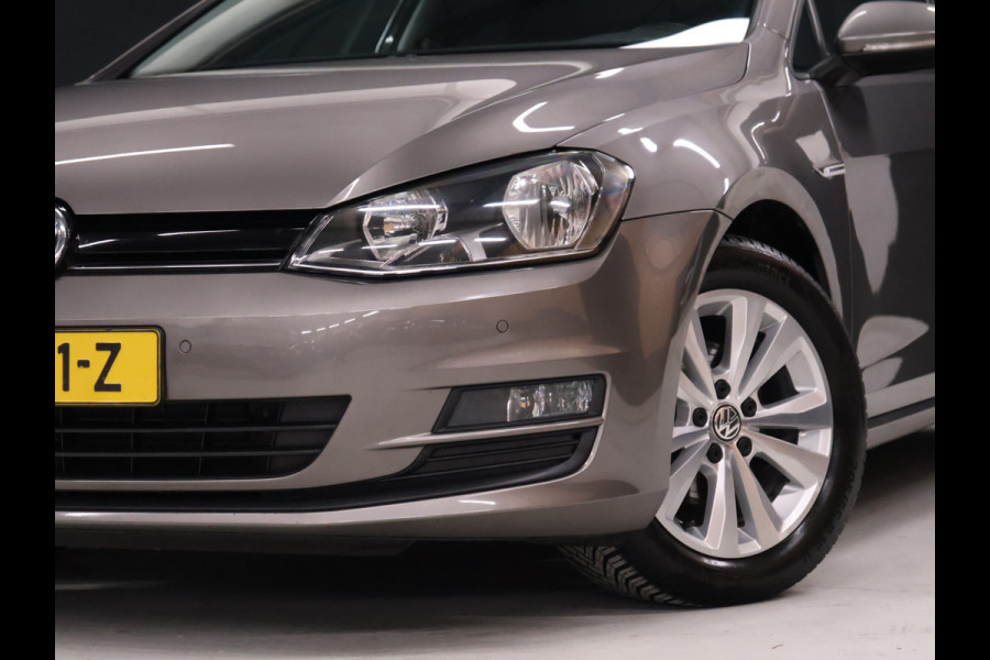 Volkswagen Golf 1.0 TSI Comfortline [TREKHAAK, CRUISE CONTROL, BLUETOOTH TELEFOON, PDC V+A, AUTOMATISCHE AIRCO, NAVIGATIE, LICHTMETALEN VELGEN, NIEUWSTAAT]