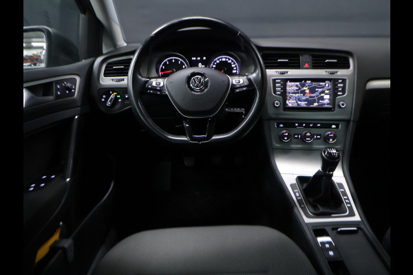 Volkswagen Golf 1.0 TSI Comfortline [TREKHAAK, CRUISE CONTROL, BLUETOOTH TELEFOON, PDC V+A, AUTOMATISCHE AIRCO, NAVIGATIE, LICHTMETALEN VELGEN, NIEUWSTAAT]
