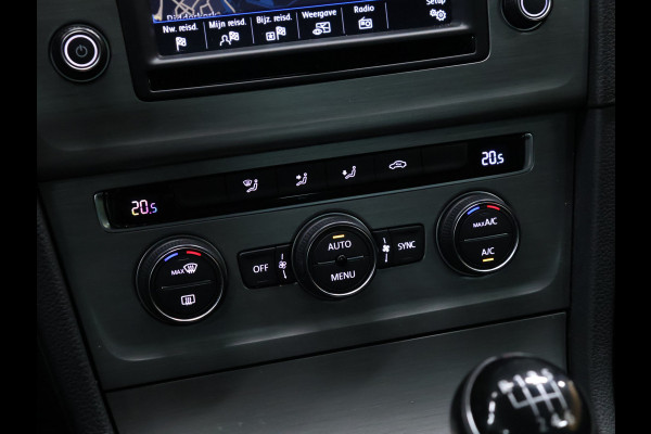 Volkswagen Golf 1.0 TSI Comfortline [TREKHAAK, CRUISE CONTROL, BLUETOOTH TELEFOON, PDC V+A, AUTOMATISCHE AIRCO, NAVIGATIE, LICHTMETALEN VELGEN, NIEUWSTAAT]