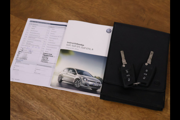 Volkswagen Golf 1.0 TSI Comfortline [TREKHAAK, CRUISE CONTROL, BLUETOOTH TELEFOON, PDC V+A, AUTOMATISCHE AIRCO, NAVIGATIE, LICHTMETALEN VELGEN, NIEUWSTAAT]