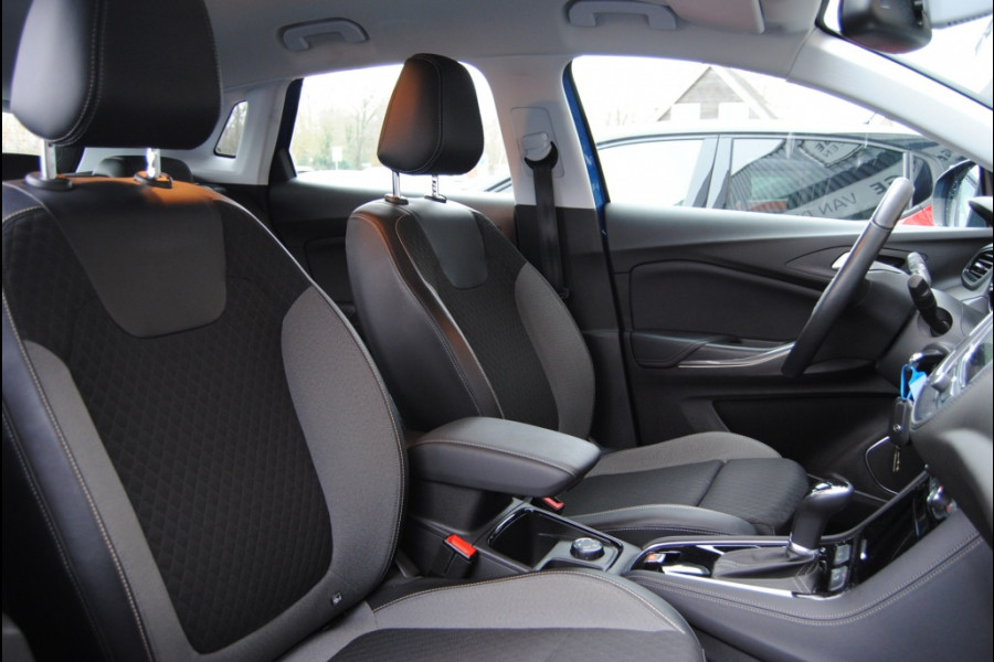 Opel Grandland X 1.2 Turbo Bus. Ex. || Apple Carplay! || Trekhaak afneembaar