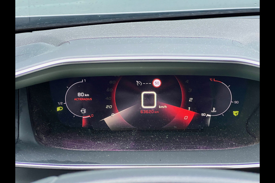 Peugeot 2008 BWJ 2021 | 1.2PT 101PK Allure | TREKHAAK | CAMERA A | CLIMA | NAVI | CRUISE | PRIVACY GLASS | CARPLAY |
