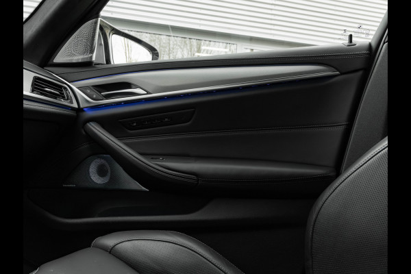 BMW 5 Serie M5 - Individual ''Pure Metal Silver'' - Carbon Brakes - Bowers & Wilkins