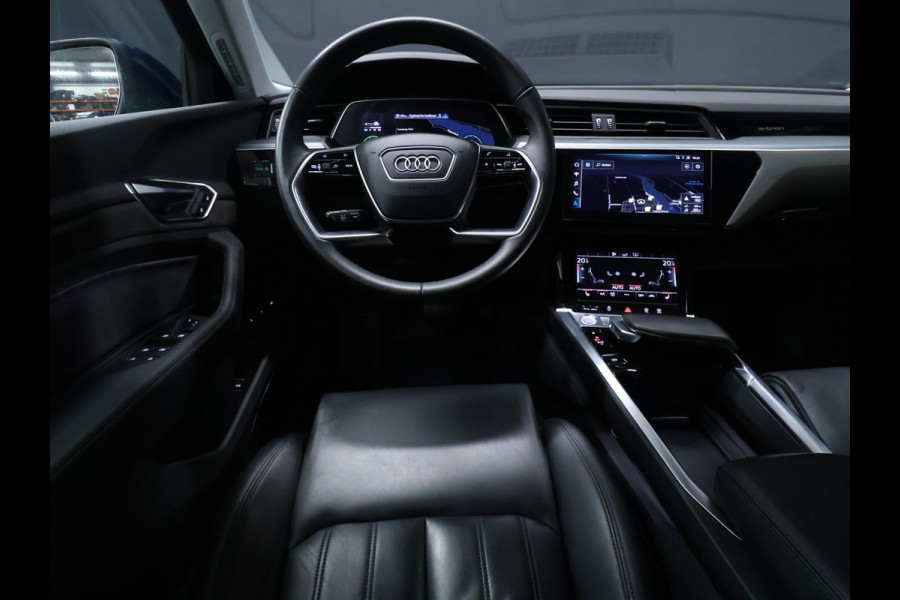 Audi e-tron 55 quattro Business edition Plus 95 kWh [LUCHTVERING, SCHUIFDAK, APPLE CARPLAY, VERWARMDE ACHTERBANK, CAMERA, NIEUWSTAAT]