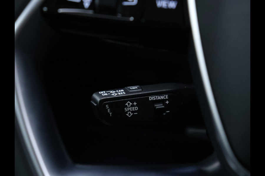 Audi e-tron 55 quattro Business edition Plus 95 kWh [LUCHTVERING, SCHUIFDAK, APPLE CARPLAY, VERWARMDE ACHTERBANK, CAMERA, NIEUWSTAAT]