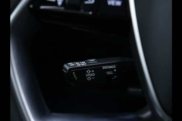 Audi e-tron 55 quattro Business edition Plus 95 kWh [LUCHTVERING, SCHUIFDAK, APPLE CARPLAY, VERWARMDE ACHTERBANK, CAMERA, NIEUWSTAAT]