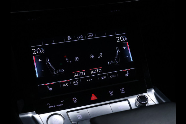 Audi e-tron 55 quattro Business edition Plus 95 kWh [LUCHTVERING, SCHUIFDAK, APPLE CARPLAY, VERWARMDE ACHTERBANK, CAMERA, NIEUWSTAAT]