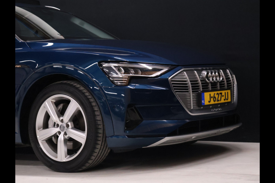 Audi e-tron 55 quattro Business edition Plus 95 kWh [LUCHTVERING, SCHUIFDAK, APPLE CARPLAY, VERWARMDE ACHTERBANK, CAMERA, NIEUWSTAAT]