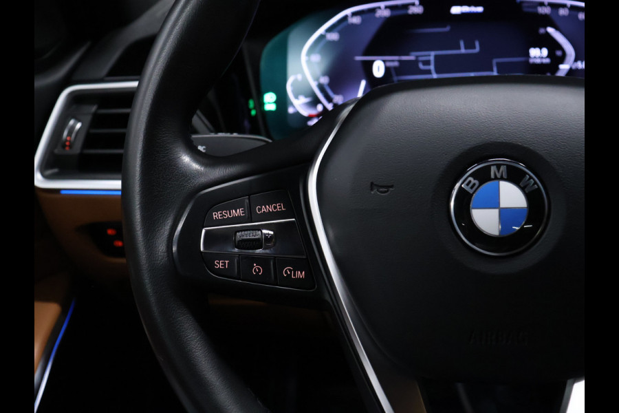 BMW 3-serie 330e eDrive Sport [TREKHAAK, CRUISE CONTROL, APPLE CARPLAY, ANDROID AUTO, ACHTERUITRIJCAMERA, PDC V+A, STOELVERWARMING, AUTOMATISCHE AIRCO, BMW LED, NIEUWSTAAT]