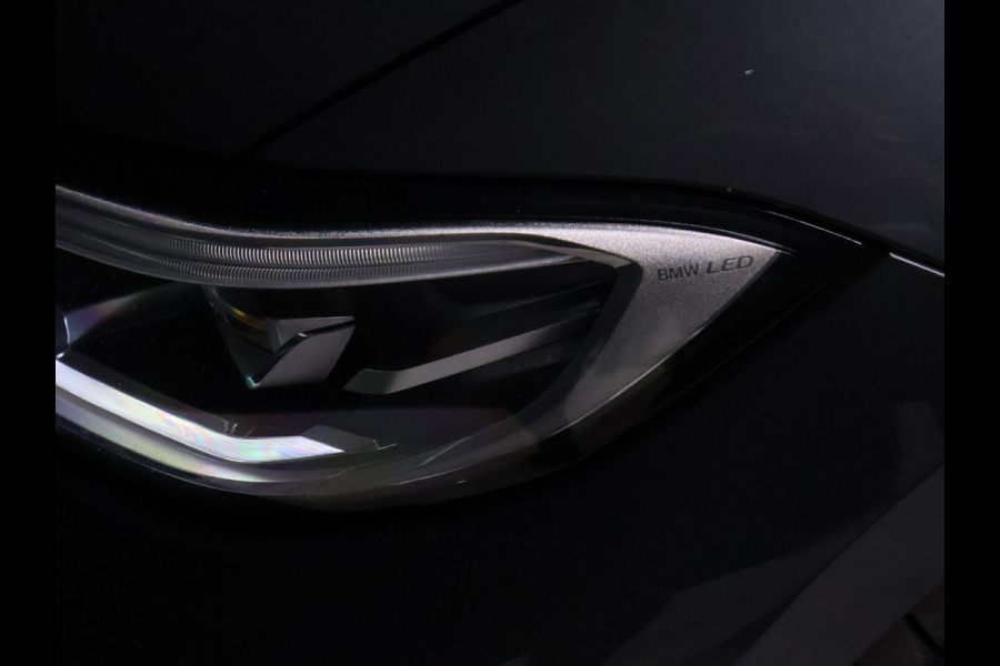 BMW 3-serie 330e eDrive Sport [TREKHAAK, CRUISE CONTROL, APPLE CARPLAY, ANDROID AUTO, ACHTERUITRIJCAMERA, PDC V+A, STOELVERWARMING, AUTOMATISCHE AIRCO, BMW LED, NIEUWSTAAT]