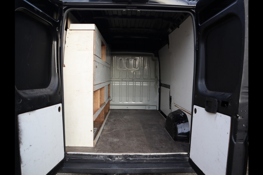 Peugeot Boxer 2.0 BlueHDI 131pk Euro 6 L2H2 - Cruise - Navi - Trekhaak 2,5t KG