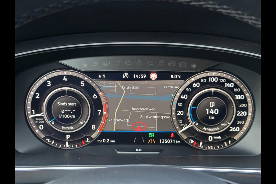 Volkswagen Tiguan 2.0 TSI 4Motion R-Line Pano | 360° Camera | Trekhaak | Elektr. Achterklep