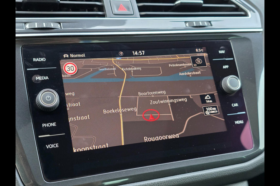 Volkswagen Tiguan 2.0 TSI 4Motion R-Line Pano | 360° Camera | Trekhaak | Elektr. Achterklep