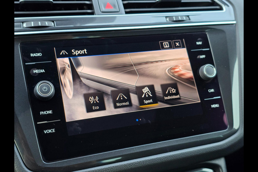 Volkswagen Tiguan 2.0 TSI 4Motion R-Line Pano | 360° Camera | Trekhaak | Elektr. Achterklep