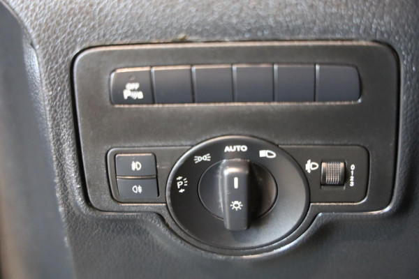 Mercedes-Benz Vito 116 CDI LANG AUTOMAAT CLIMA/AIRCO CRYUSE CAMERA TREKHAAK NAVI PDC v+a LEDER LEASE v/a €144,- pm INRUIL MOG