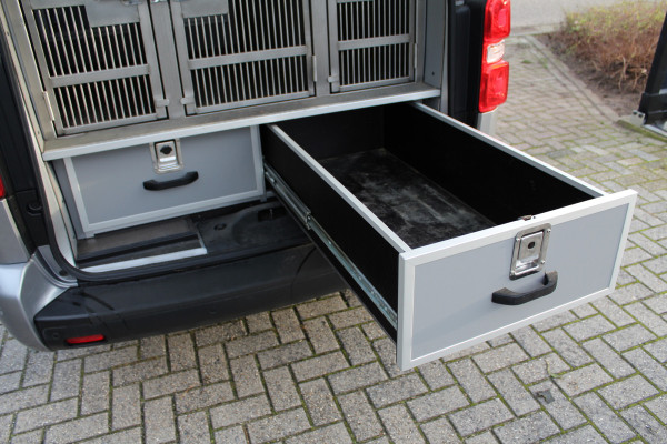 Citroën Jumpy XL 2.0 BlueHDI 180PK E6 Automaat M Club L3 -- professionele honden inrichting --