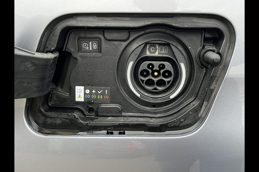 Peugeot 3008 1.6 HYbrid 180 Allure Pack Business VAN: €29.900,- VOOR: €26.877,- UW EINDEJAARSVOORDEEL: €3.023| PHEV PLUG-IN HYBRIDE| 10.000KM!!| DODE HOEK| CAMERA|ADAPTIVE CRUISE|  CARPLAY/ ANDROID AUTO