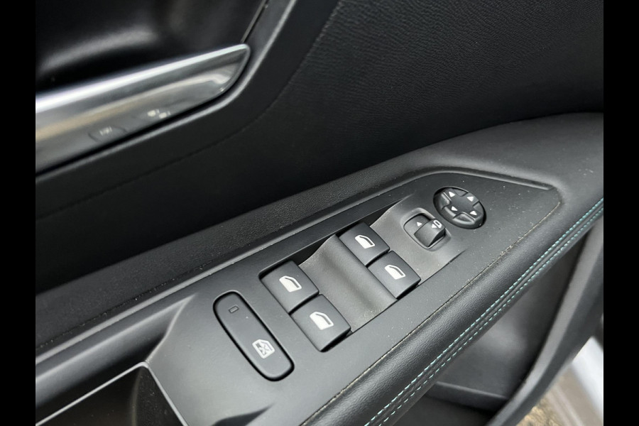 Peugeot 3008 1.6 HYbrid 180 Allure Pack Business VAN: €29.900,- VOOR: €26.877,- UW EINDEJAARSVOORDEEL: €3.023| PHEV PLUG-IN HYBRIDE| 10.000KM!!| DODE HOEK| CAMERA|ADAPTIVE CRUISE|  CARPLAY/ ANDROID AUTO